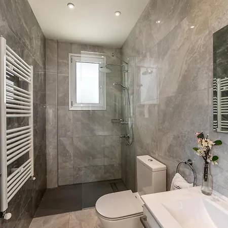 Fig Tree Bay Residences 7 *