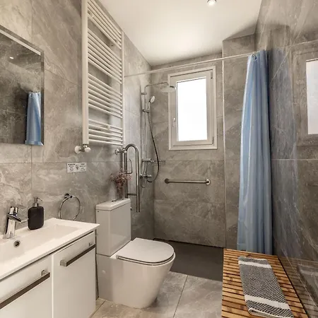 Fig Tree Bay Residences 7 *