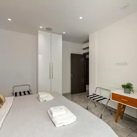 Fig Tree Bay Residences 7 וילה