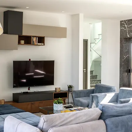 Fig Tree Bay Residences 7 פרוטאראס