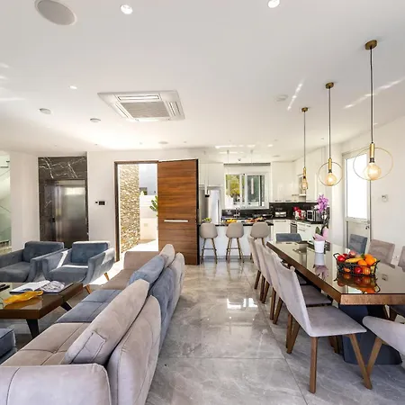 Fig Tree Bay Residences 7 *