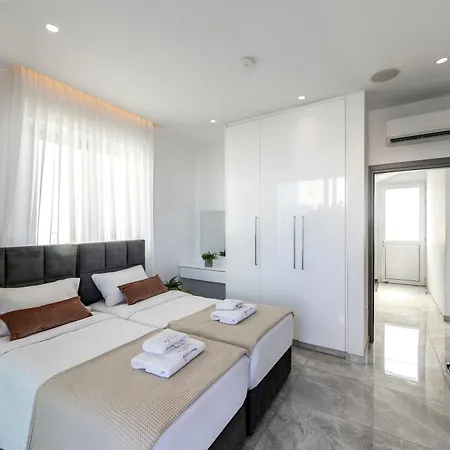 Fig Tree Bay Residences 7 פרוטאראס