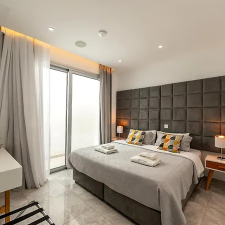 Fig Tree Bay Residences 7 *