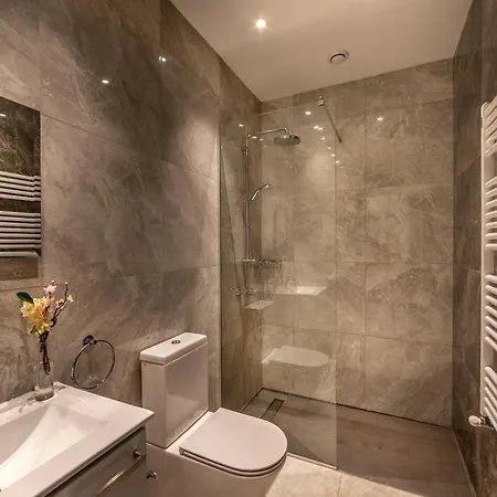 Fig Tree Bay Residences 7 *