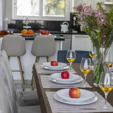Fig Tree Bay Residences 7 פרוטאראס
