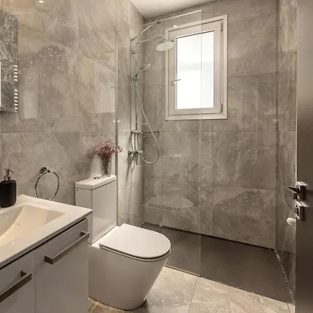 Willa Fig Tree Bay Residences 7 *