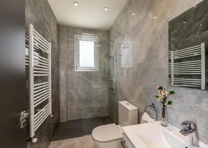 Fig Tree Bay Residences 7 *