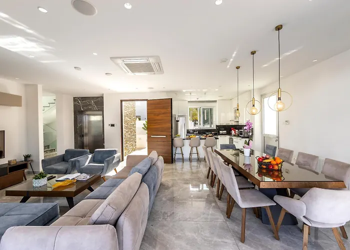 Fig Tree Bay Residences 7 *