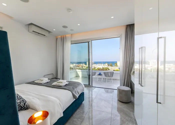 Fig Tree Bay Residences 7 *