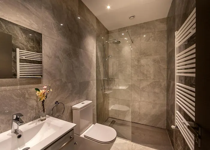 Fig Tree Bay Residences 7 *