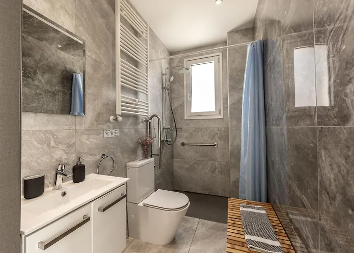 Fig Tree Bay Residences 7 *